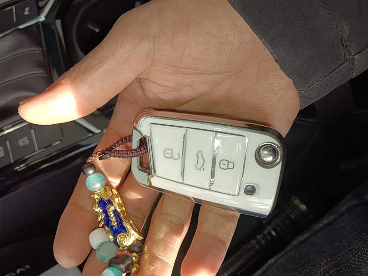 Фото 9 - Volkswagen Passat