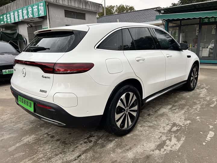 Фото 7 - Mercedes-Benz EQC