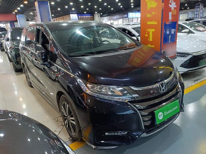 Фото 4 - Honda Odyssey