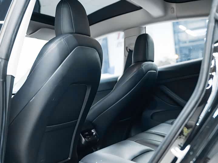 Фото 5 - Tesla Model 3