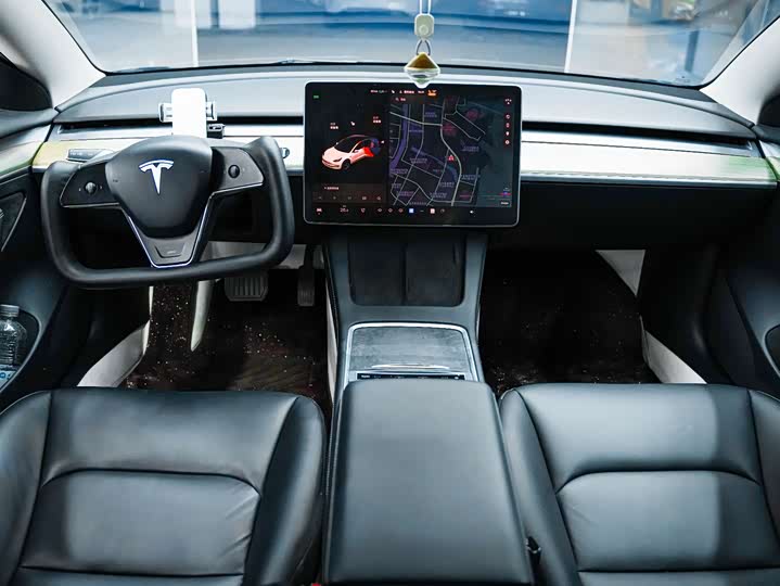 Фото 7 - Tesla Model 3