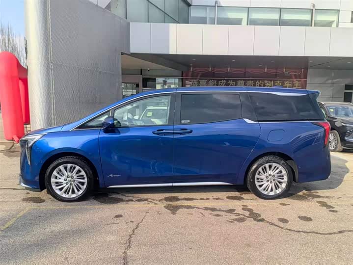 Фото 3 - Buick GL8 Century