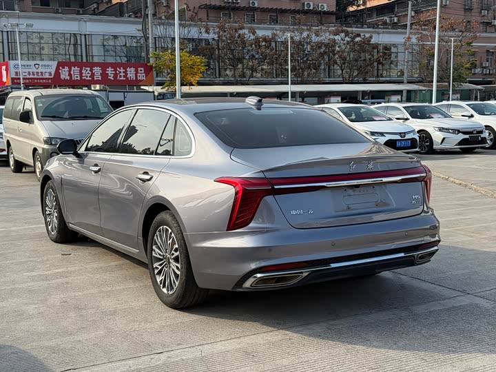 Фото 6 - Hongqi H5