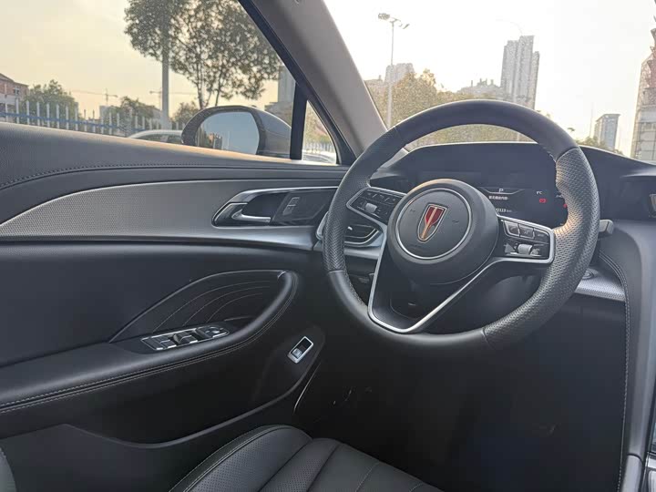 Фото 9 - Hongqi H5