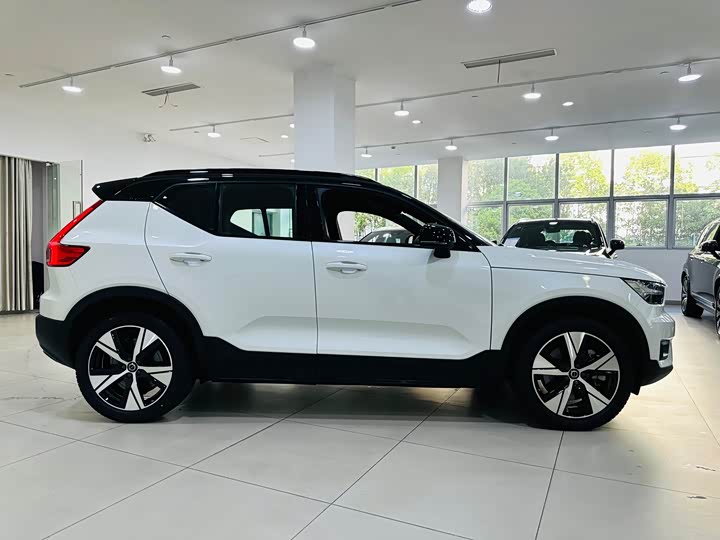 Фото 4 - Volvo XC40 EV