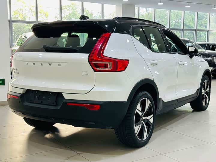 Фото 5 - Volvo XC40 EV