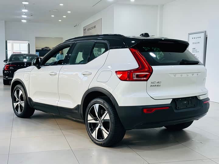 Фото 7 - Volvo XC40 EV