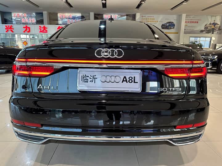 Фото 4 - Audi A8