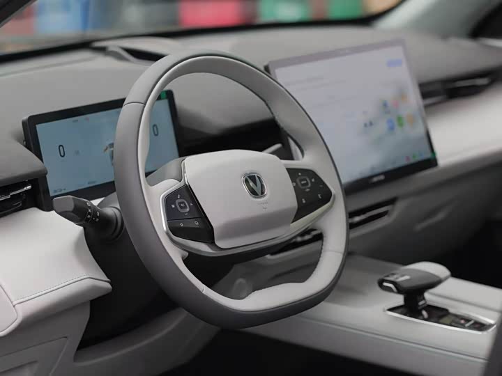 Фото 5 - Changan UNI-Z Hybrid