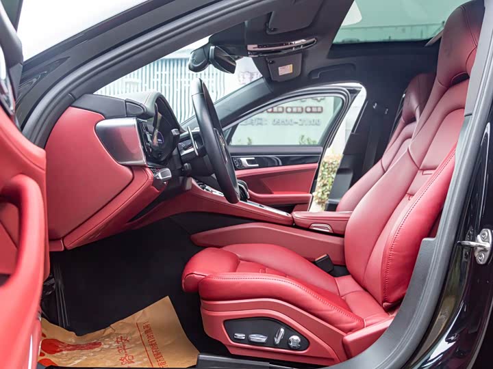 Фото 3 - Porsche Panamera