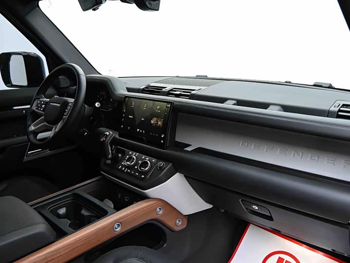 Фото 6 - Land Rover Defender