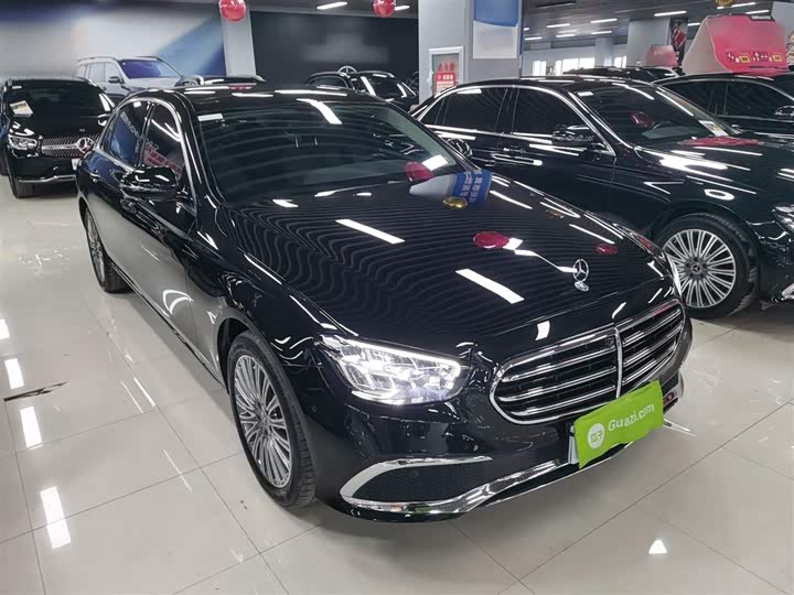 Фото 4 - Mercedes-Benz E-Class