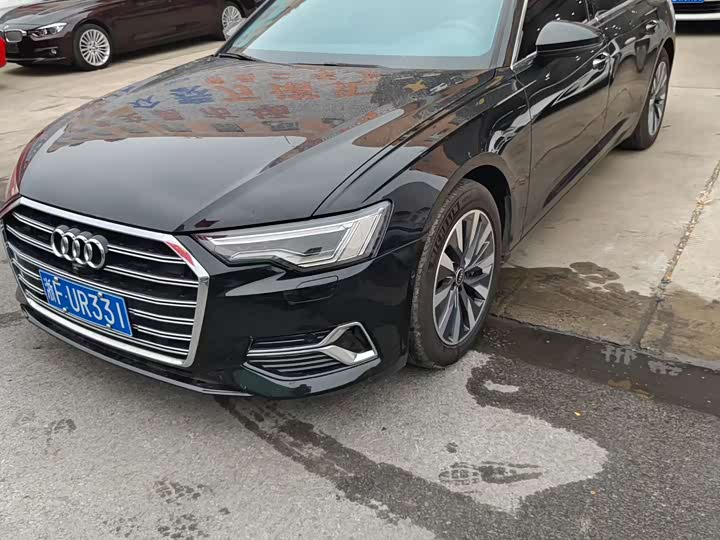 Фото 1 - Audi A6L