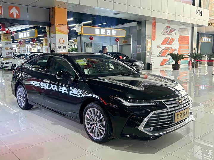 Фото 3 - Toyota Avalon