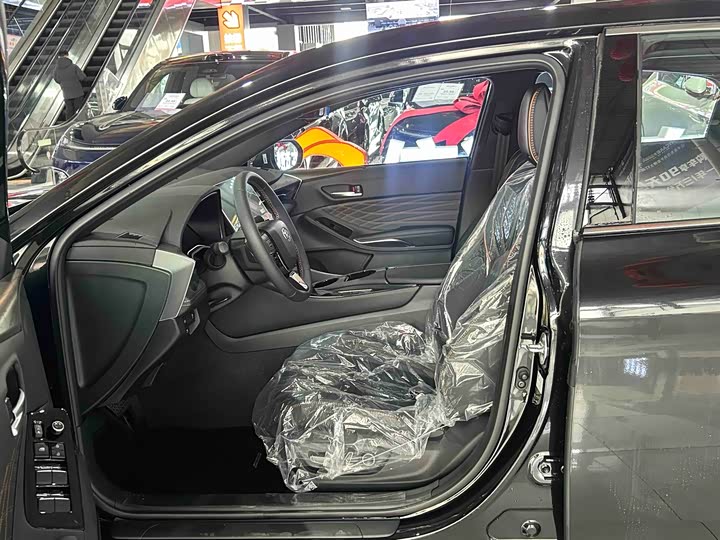 Фото 6 - Toyota Avalon