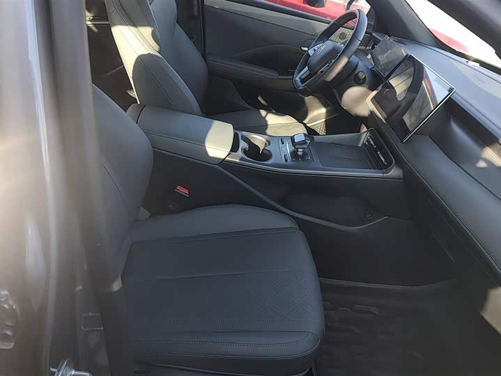 Фото 6 - BYD Qin Plus