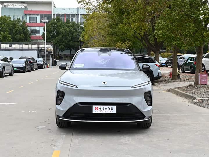 Фото 2 - Nio ES8