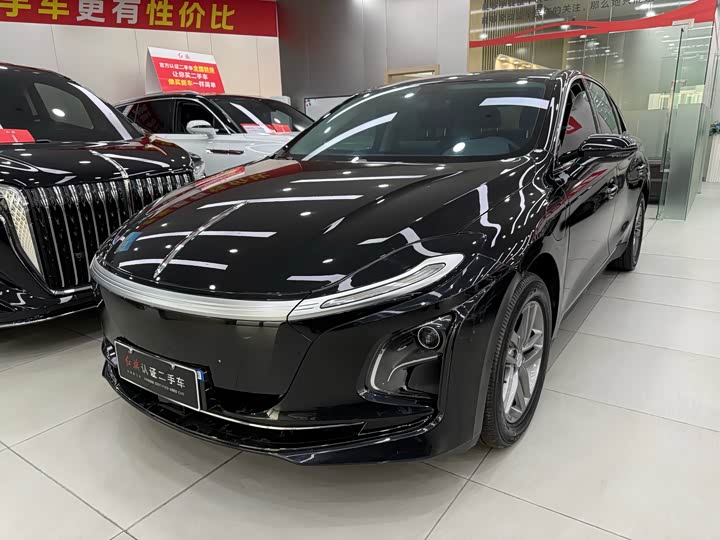 Фото 1 - Hongqi E-QM5