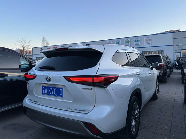 Фото 6 - Toyota Highlander