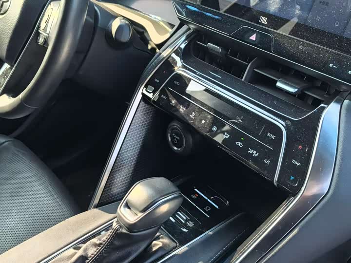 Фото 9 - Toyota Venza