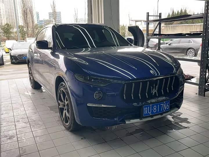 Фото 8 - Maserati Levante