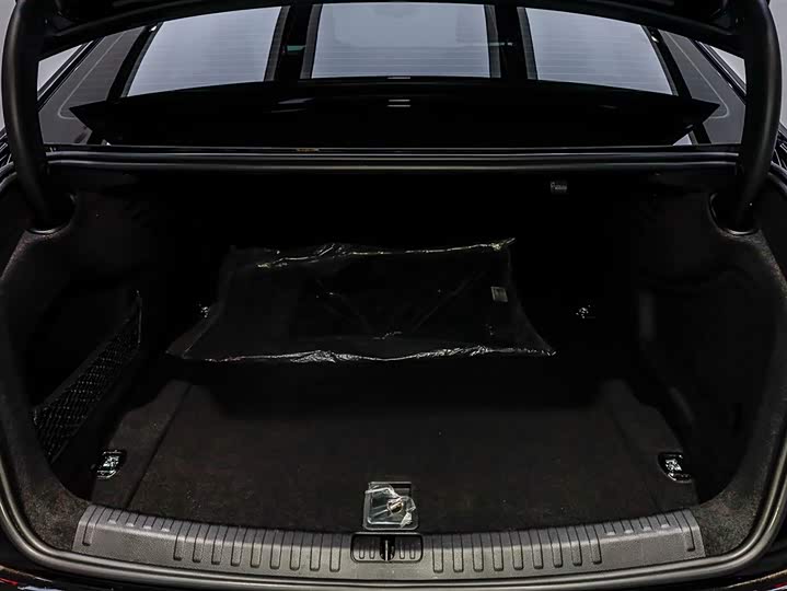 Фото 6 - Audi A6L