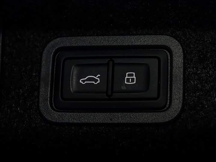 Фото 7 - Audi A6L