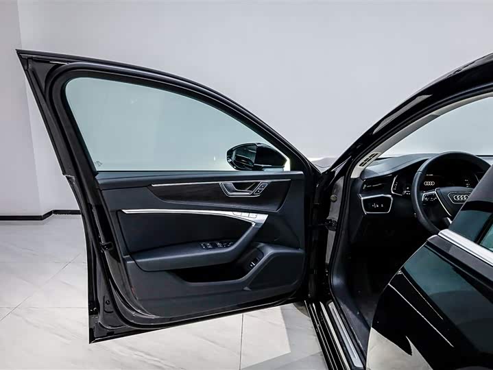 Фото 8 - Audi A6L