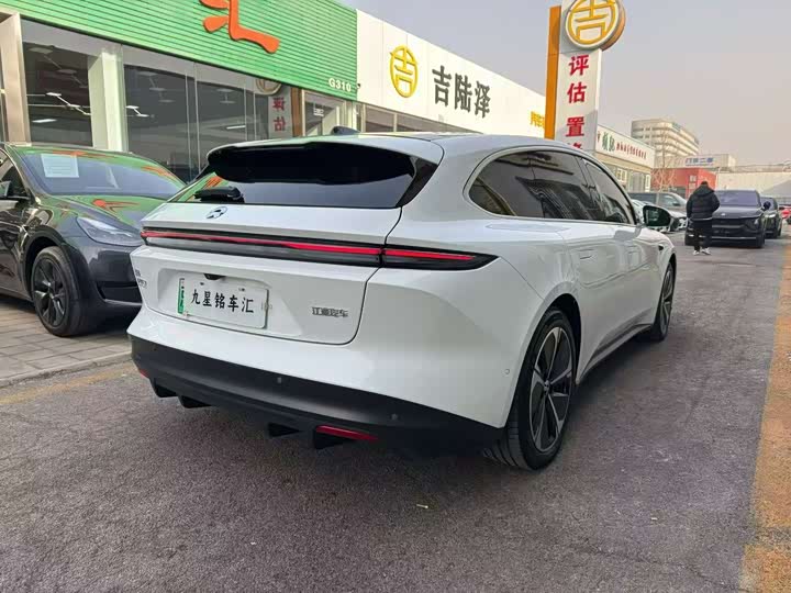 Фото 3 - Nio ET5T