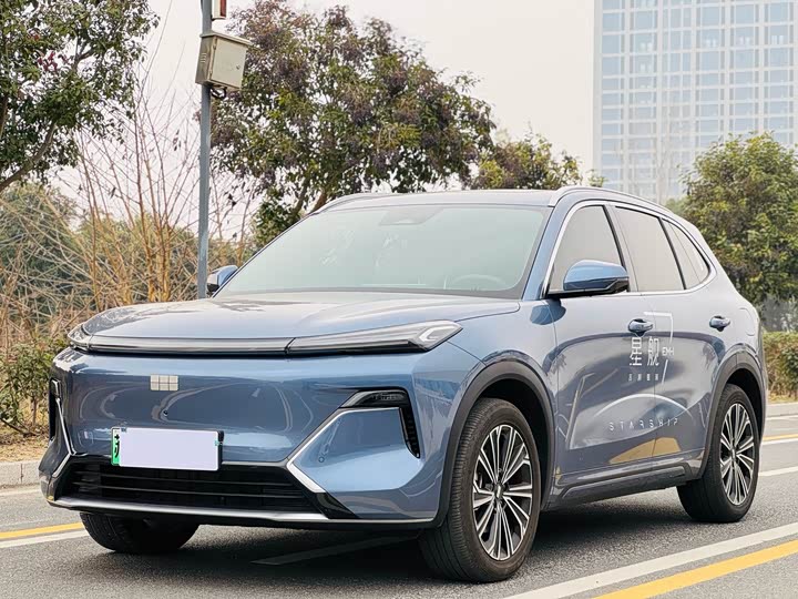 Фото 1 - Geely Galaxy L7