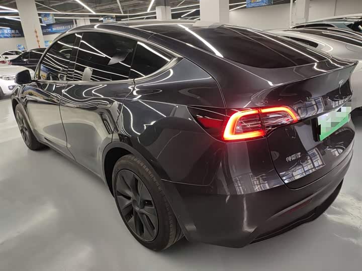 Фото 5 - Tesla Model Y