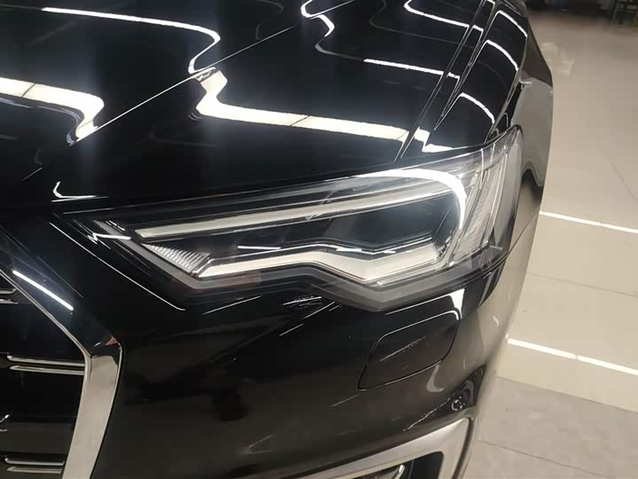 Фото 5 - Audi A6L