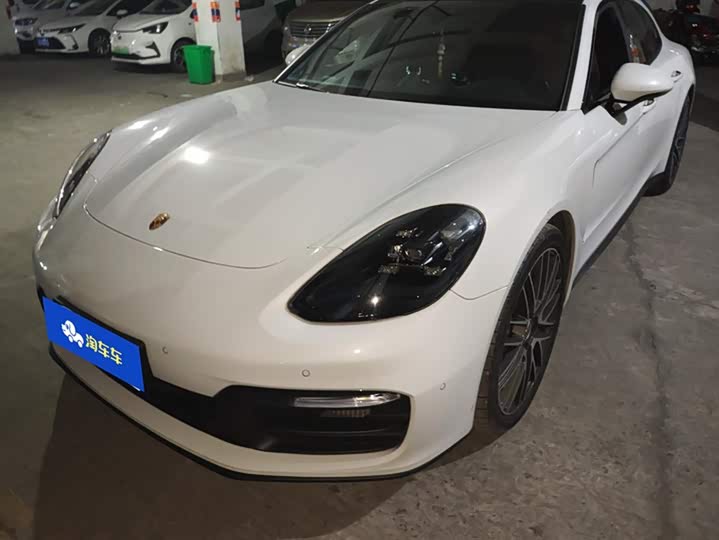 Фото 1 - Porsche Panamera