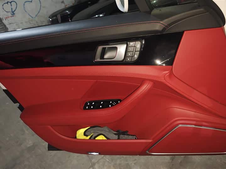 Фото 7 - Porsche Panamera