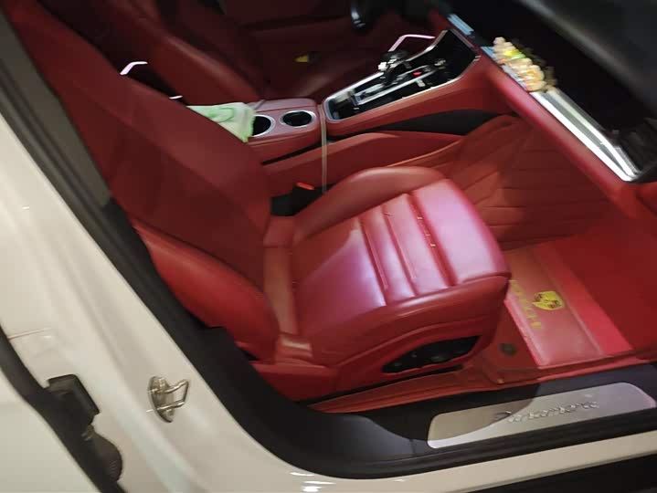 Фото 8 - Porsche Panamera