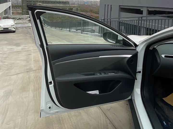 Фото 8 - XPeng Mona M03