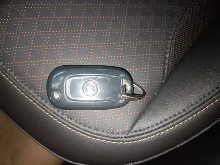 Фото 9 - Buick Verano