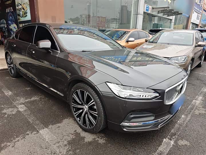 Фото 4 - Volvo S90