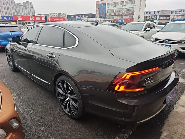 Фото 5 - Volvo S90