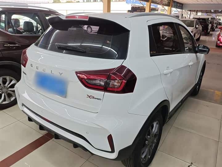 Фото 7 - Geely Vision X3