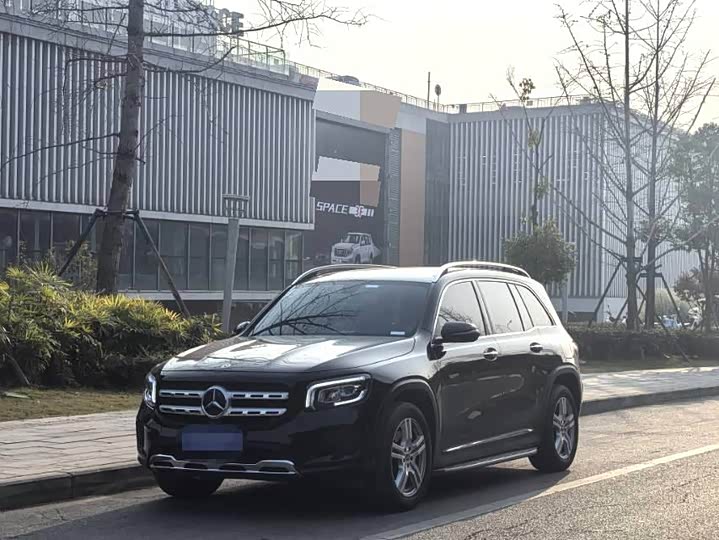 Фото 1 - Mercedes-Benz GLB-Class