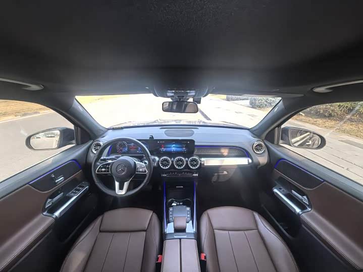 Фото 8 - Mercedes-Benz GLB-Class