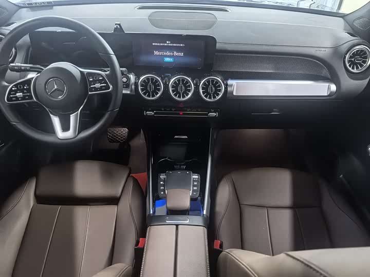 Фото 9 - Mercedes-Benz GLB-Class