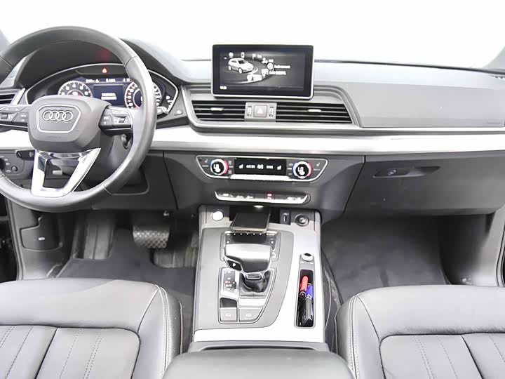 Фото 7 - Audi Q5L