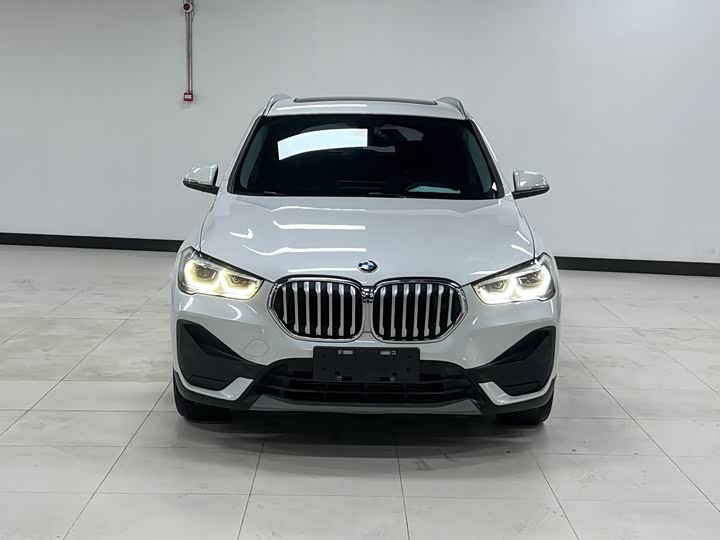 Фото 8 - BMW X1