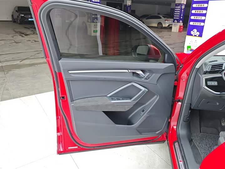 Фото 3 - Audi Q3 Sportback