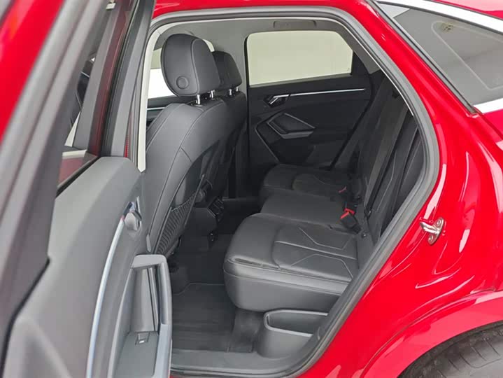 Фото 7 - Audi Q3 Sportback