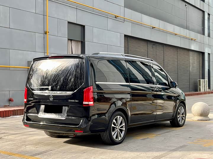 Фото 6 - Mercedes-Benz V-Class