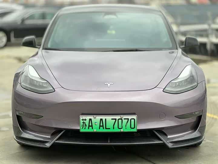 Фото 2 - Tesla Model 3