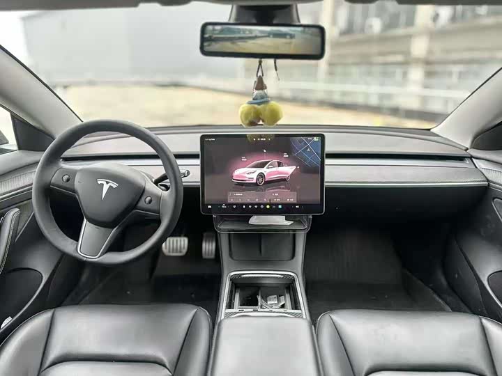 Фото 6 - Tesla Model 3